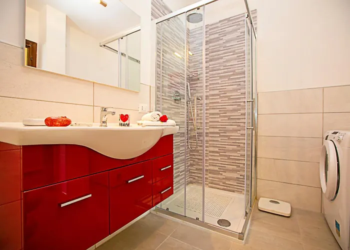 Garden Pool & Tennis On The - Happy アパート