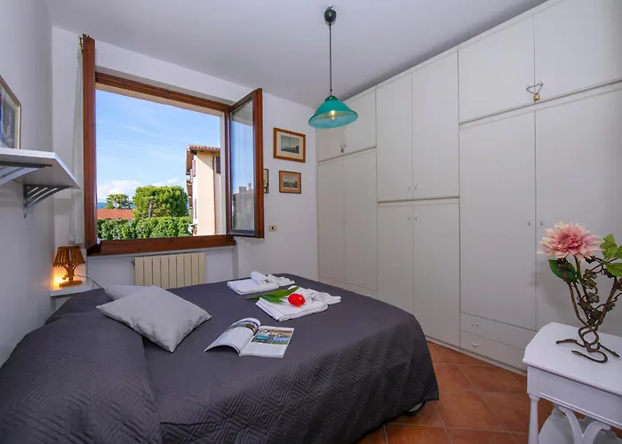 Garden Pool & Tennis On The - Happy * バルドリーノ