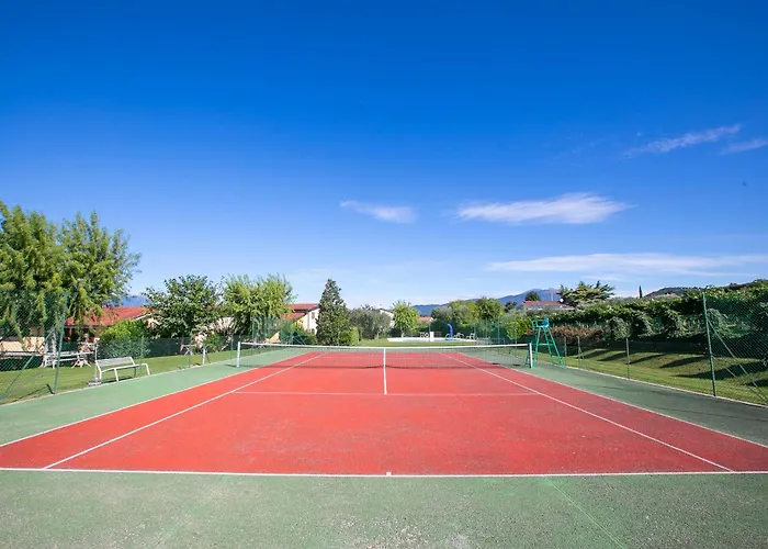 Garden Pool & Tennis On The - Happy *