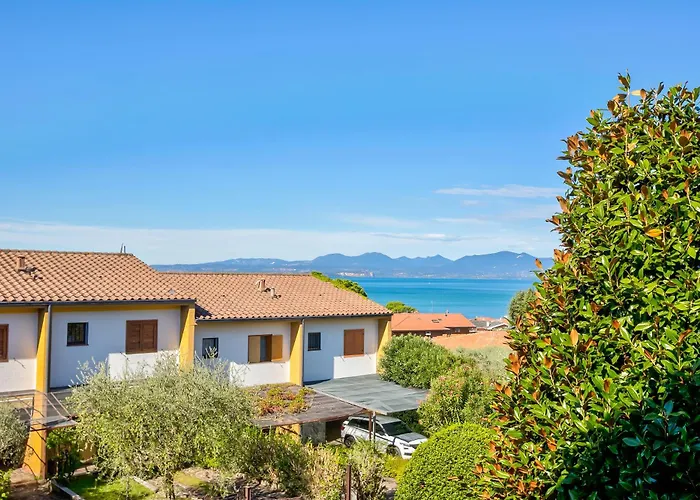 Garden Pool & Tennis On The - Happy * バルドリーノ