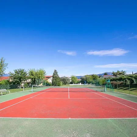 Garden Pool & Tennis On The - Happy *