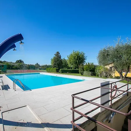 Garden Pool & Tennis On The - Happy